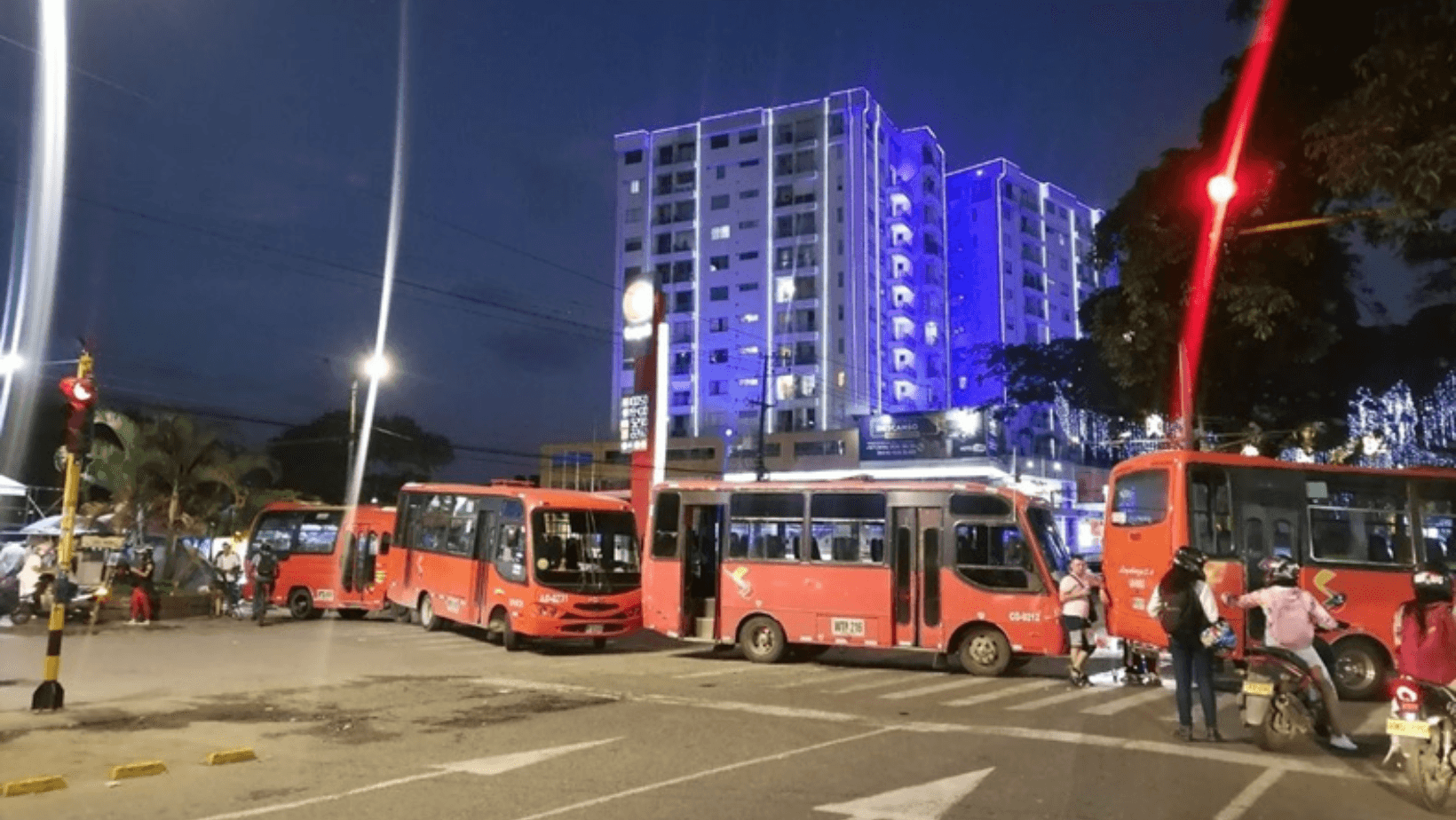 Buseteros de Ibagué denuncian incumplimiento de acuerdos y plantean posible paro