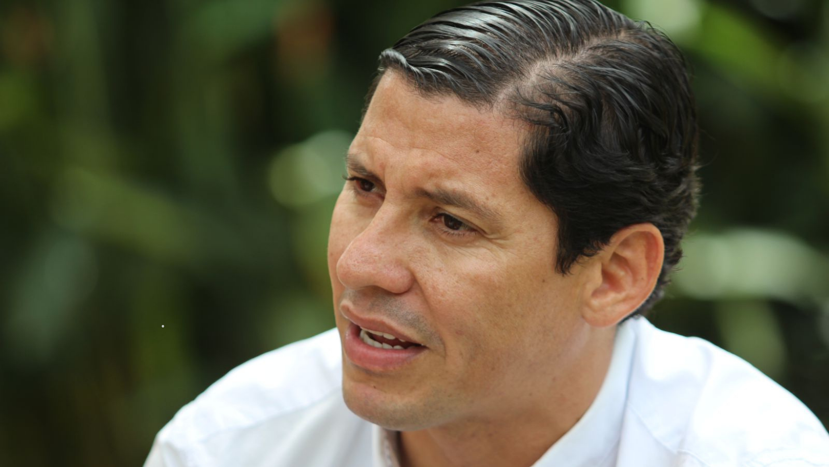 Camilo Delgado denuncia llamadas extorsivas tras robo de equipos de campaña