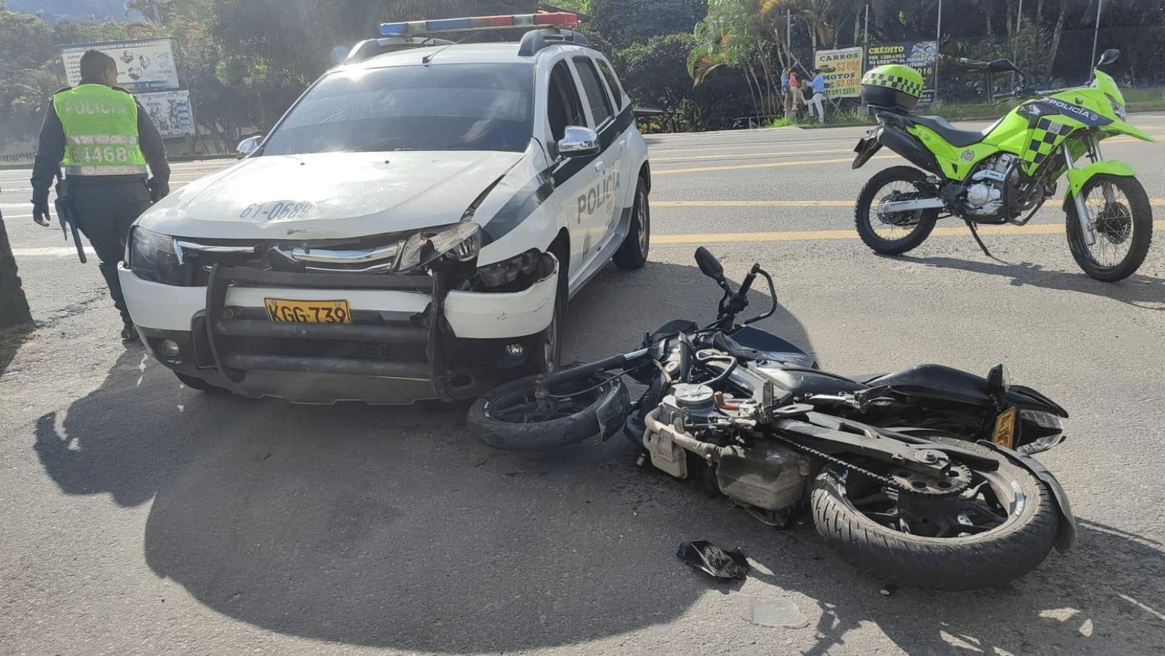 Presunto delincuente se estrella contra patrulla en Ibagué durante frenética persecución Presunto delincuente se estrella contra patrulla en Ibagué durante frenética persecución