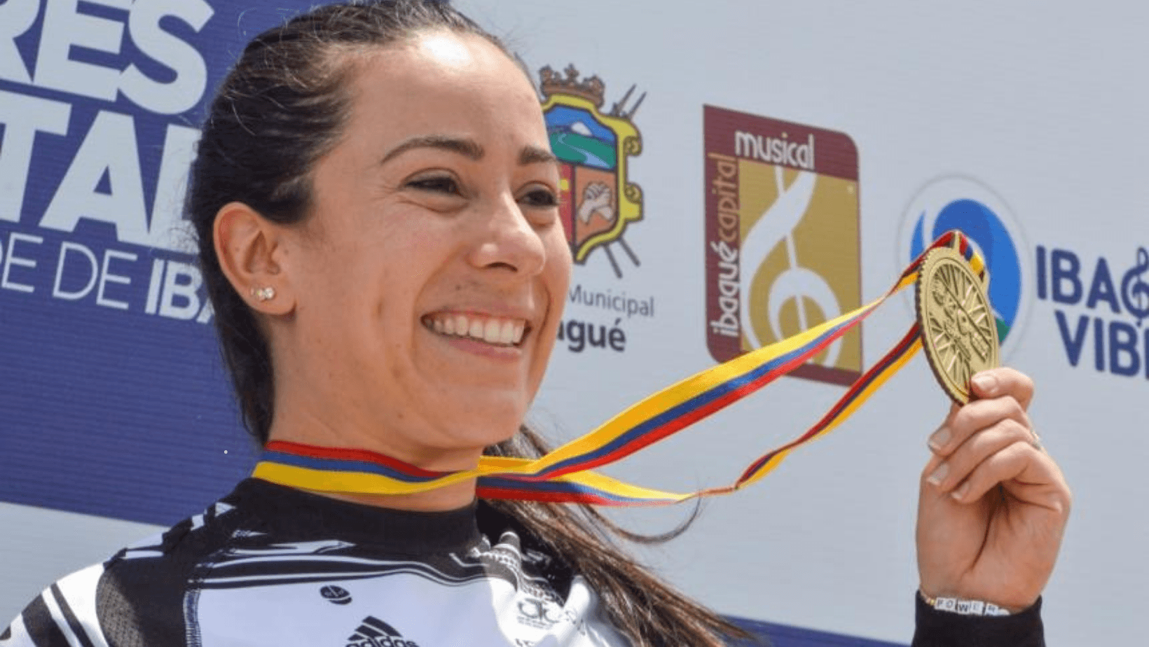 Mariana Pajón se consagró en Ibagué como la mejor del país en el BMX Mariana Pajón se consagró en Ibagué como la mejor del país en el BMX