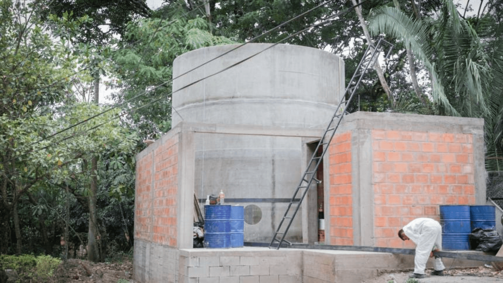 Inició la instalación del tanque de almacenamiento para Calucaima Inició la instalación del tanque de almacenamiento para Calucaima