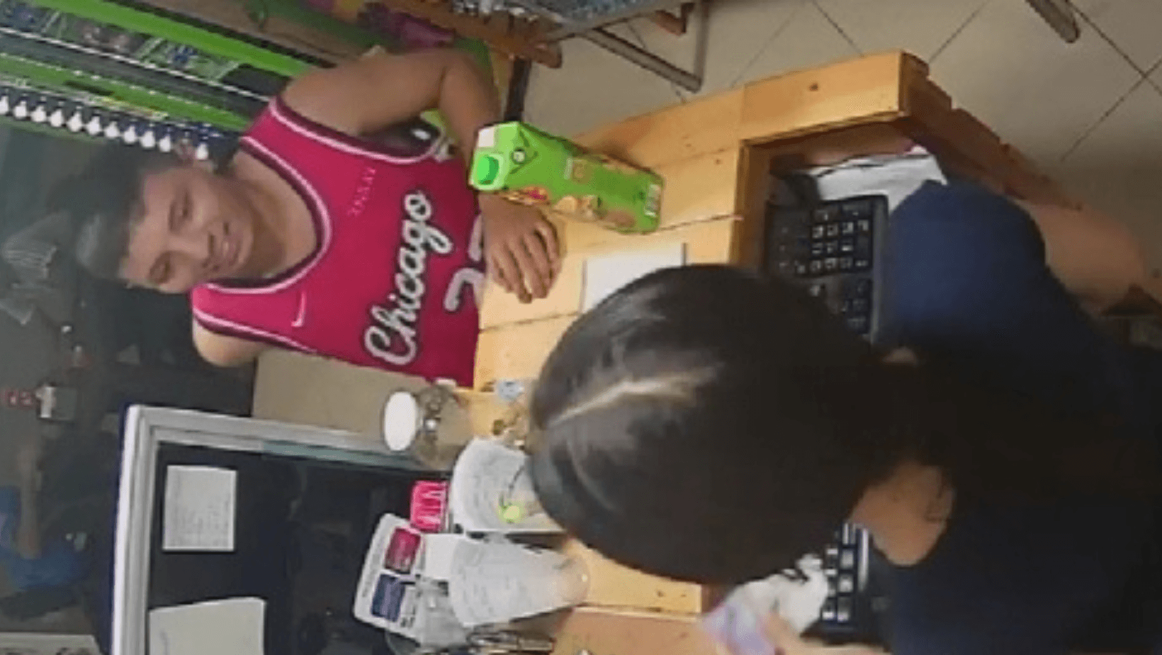 ¡Alerta en Ibagué! Joven estafador engaña a comerciantes locales