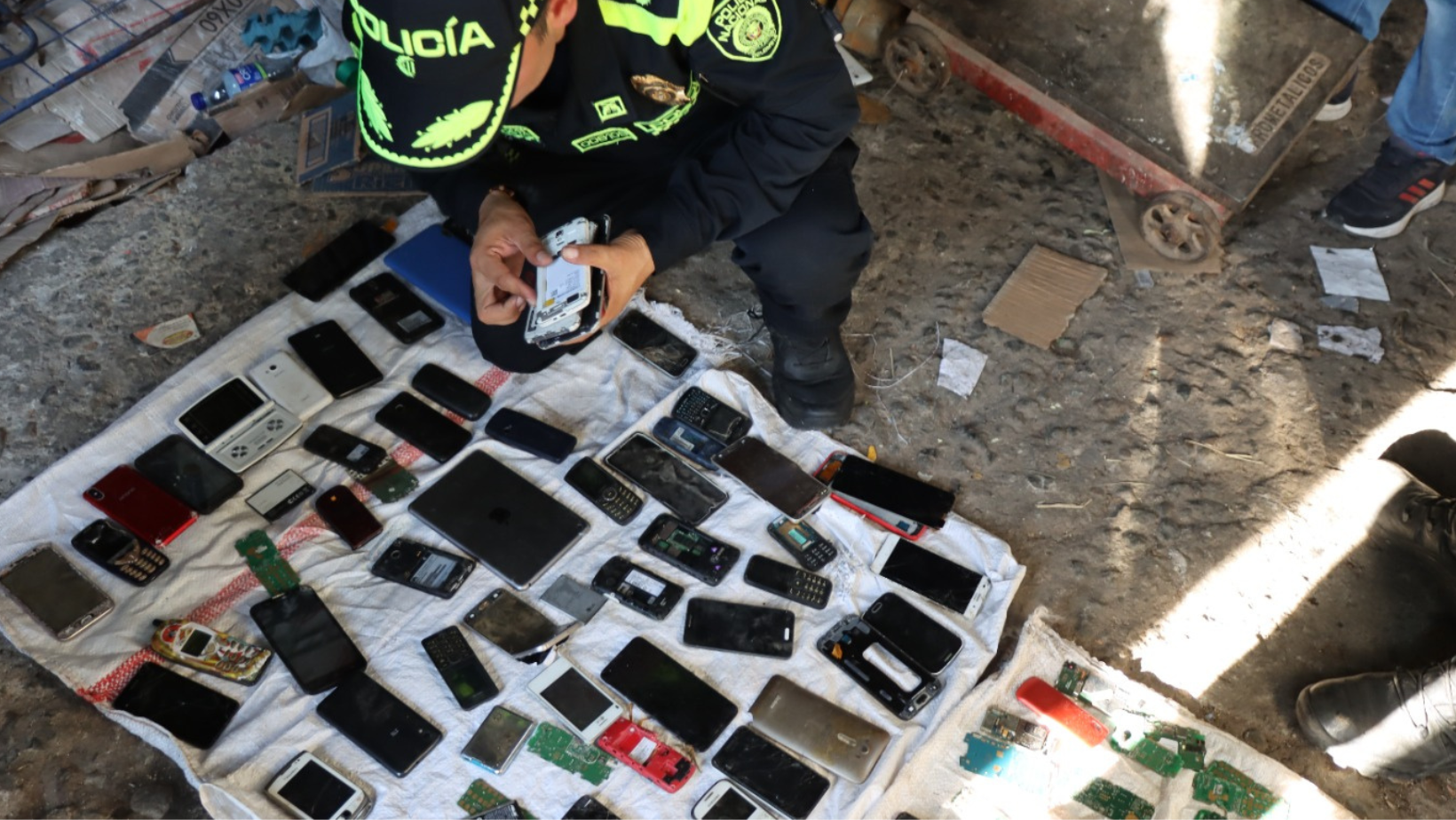 Más de 200 celulares encontrados en chatarrerías de Ibagué