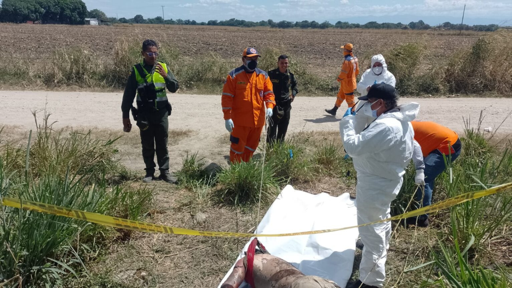 Hallazgo de cadáver en canal de aguas en El Espinal