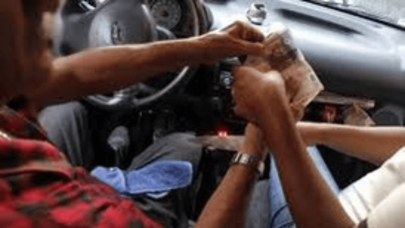 Menores de edad asaltan a taxista en Ibagué y se apoderan del producido Menores de edad asaltan a taxista en Ibagué y se apoderan del producido