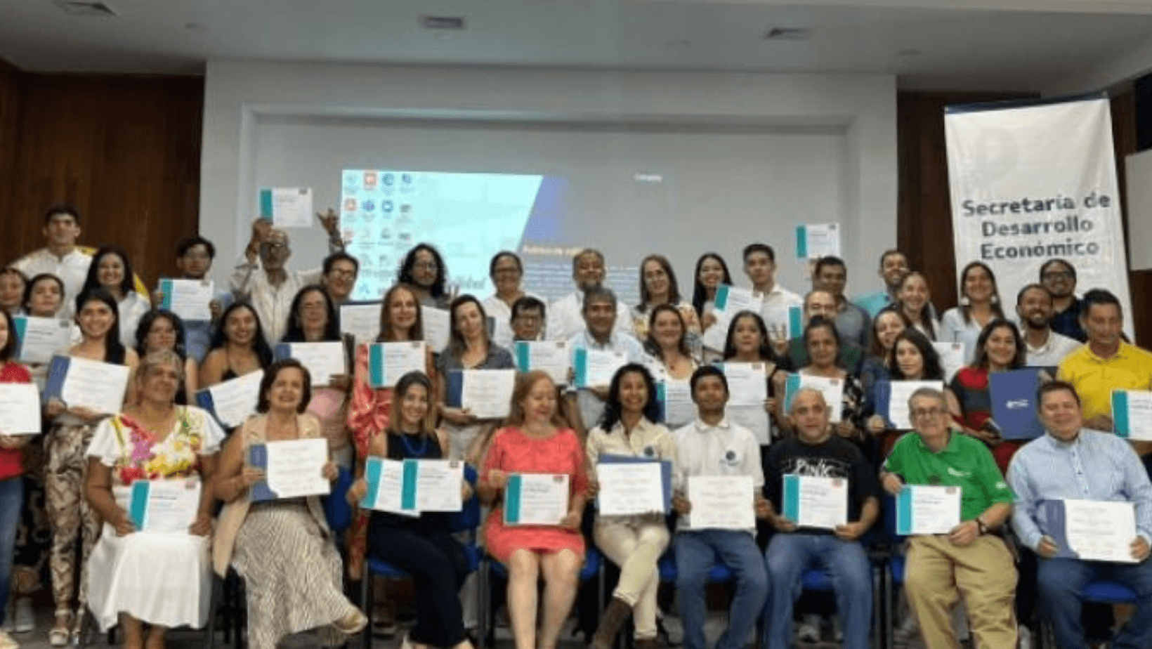 Sara Villegas, madre y microempresaria que fortaleció su inglés gracias a la Alcaldía Sara Villegas, madre y microempresaria que fortaleció su inglés gracias a la Alcaldía