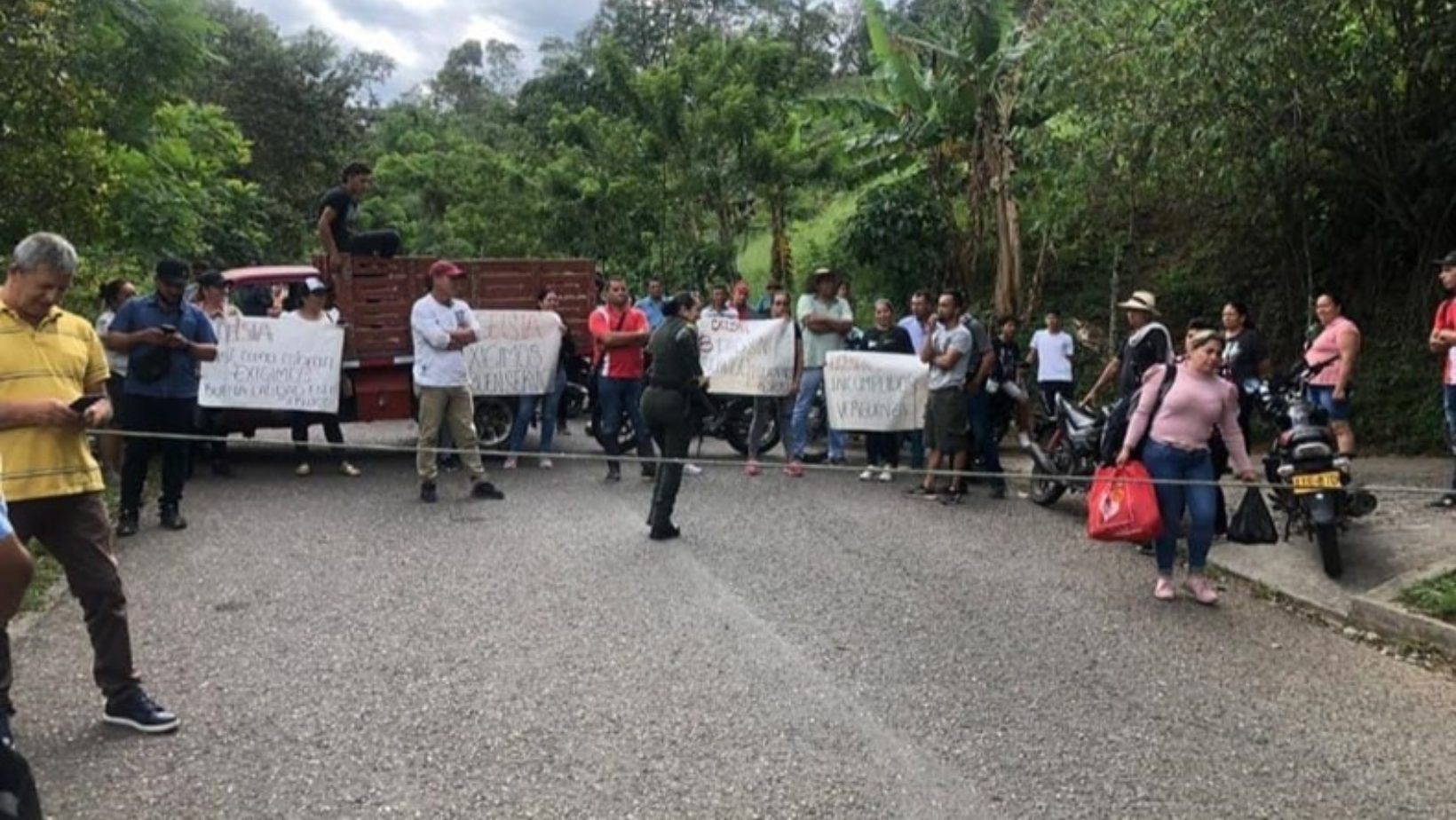 Habitantes de Falan protestan contra Celsia por falta de energía eléctrica