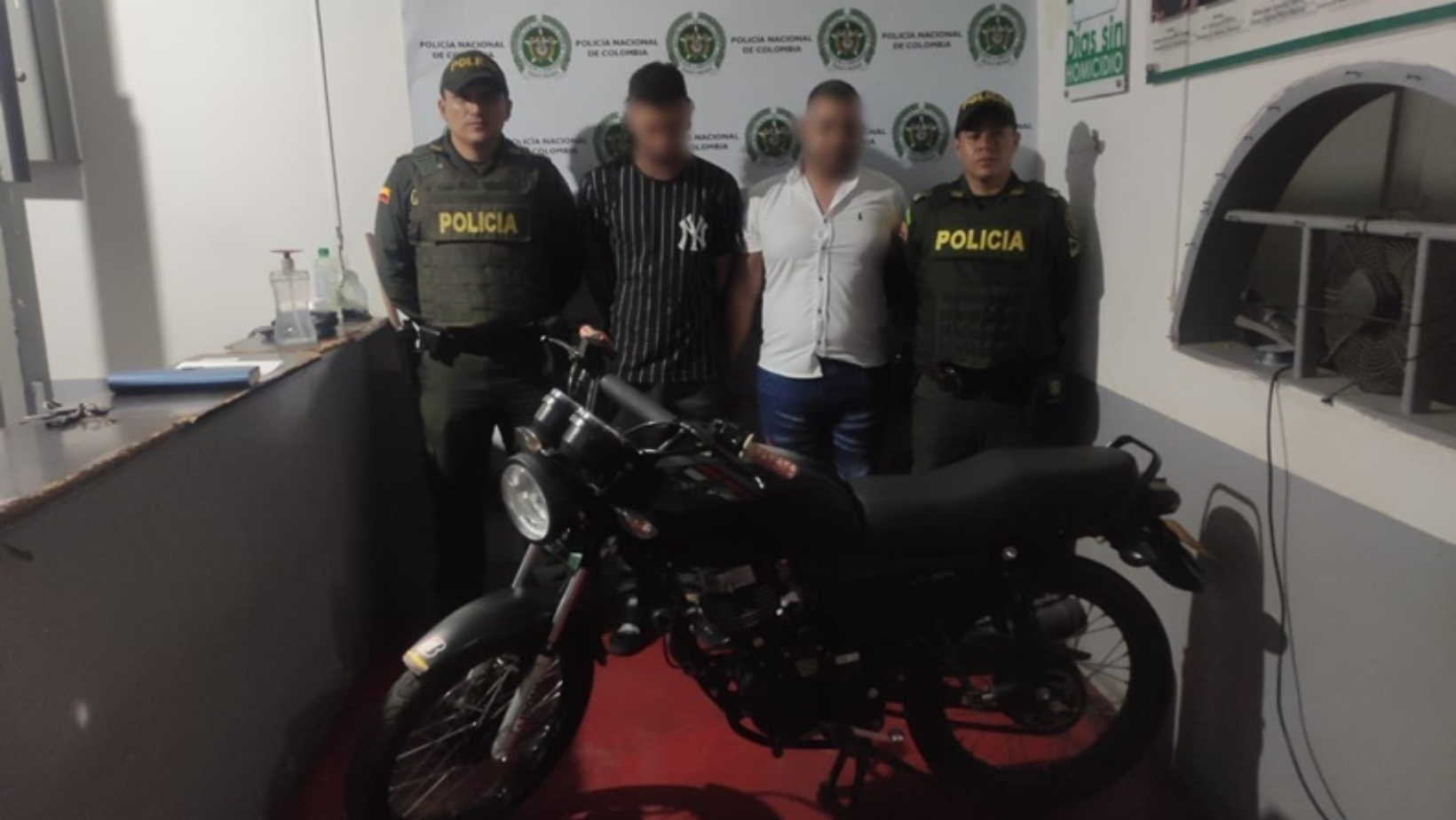 Capturados dos individuos y recuperada moto robada en Ibagué