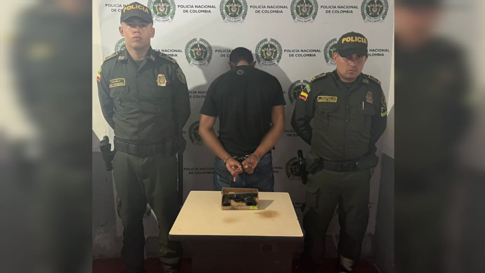 Individuo armado apunta a policías y desencadena persecución en Ibagué