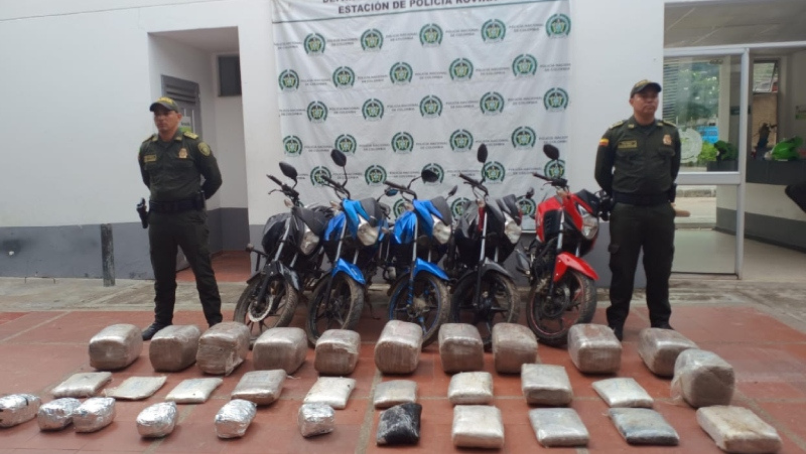 Operativo policial incauta 100 kilos de marihuana transportados en motocicletas en Rovira