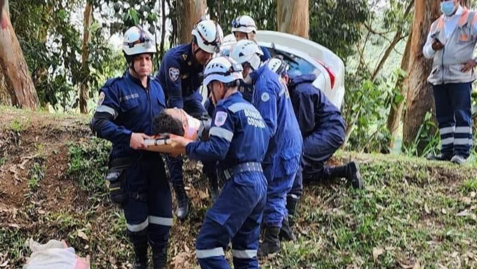 Accidente en vía al Líbano deja cinco personas heridas