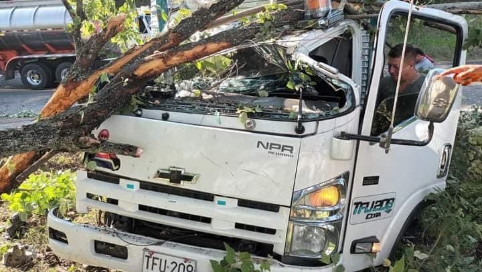 Accidente en carreteras del sur del Tolima deja a conductor herido