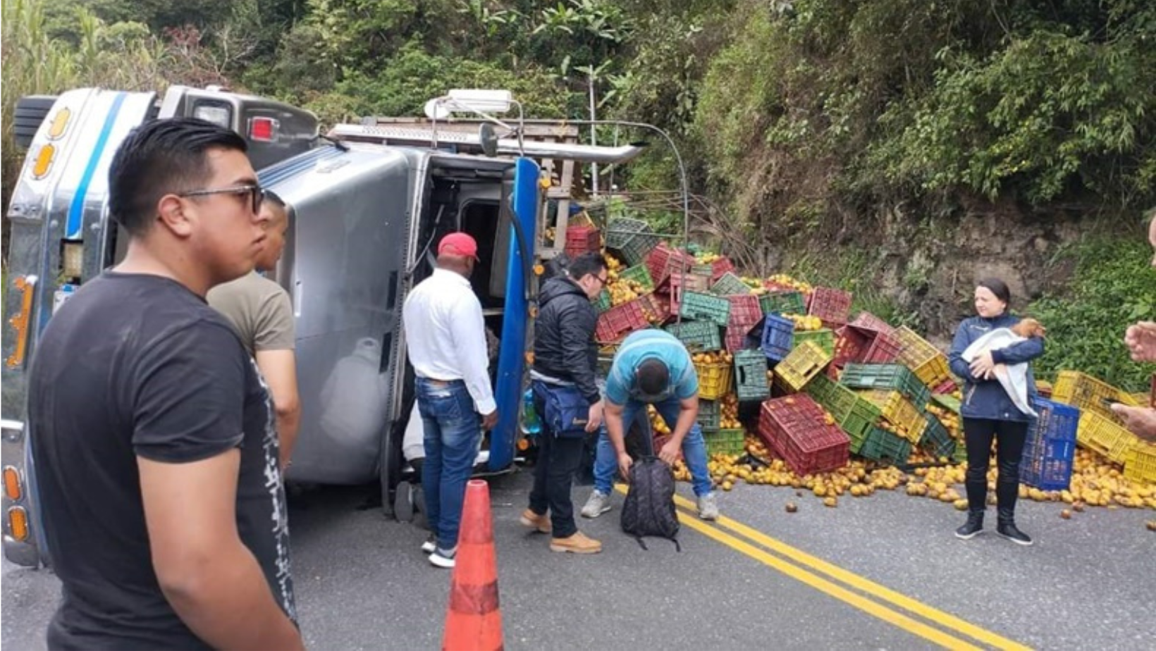 Accidente en vía Cajamarca-Ibagué provocó cierres temporales