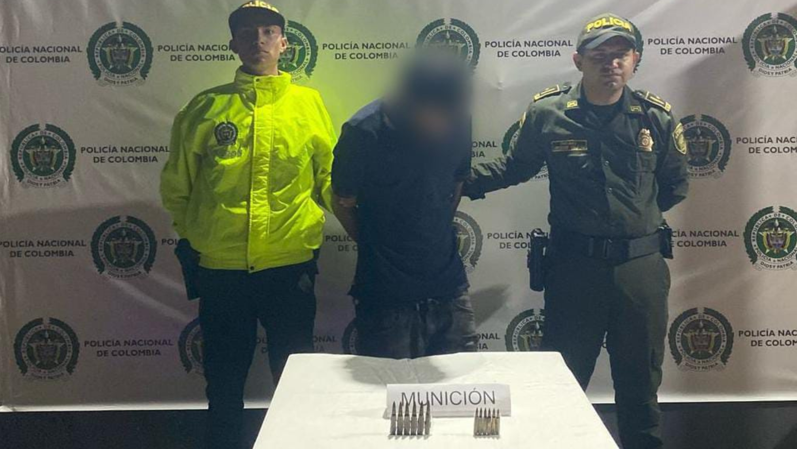 Lo cogieron con un fusil en Rovira Lo cogieron con un fusil en Rovira