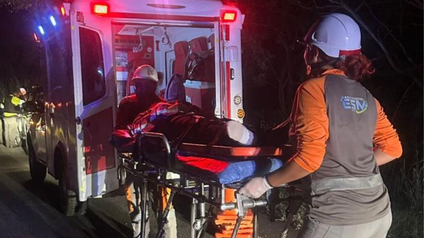 Motociclista resultó lesionado en aparatoso accidente de tránsito en Alvarado