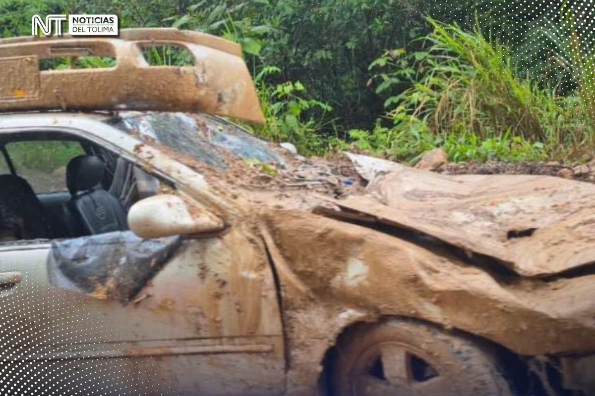 Vehículo fue impactado por una enorme roca en la vía Prado – Dolores