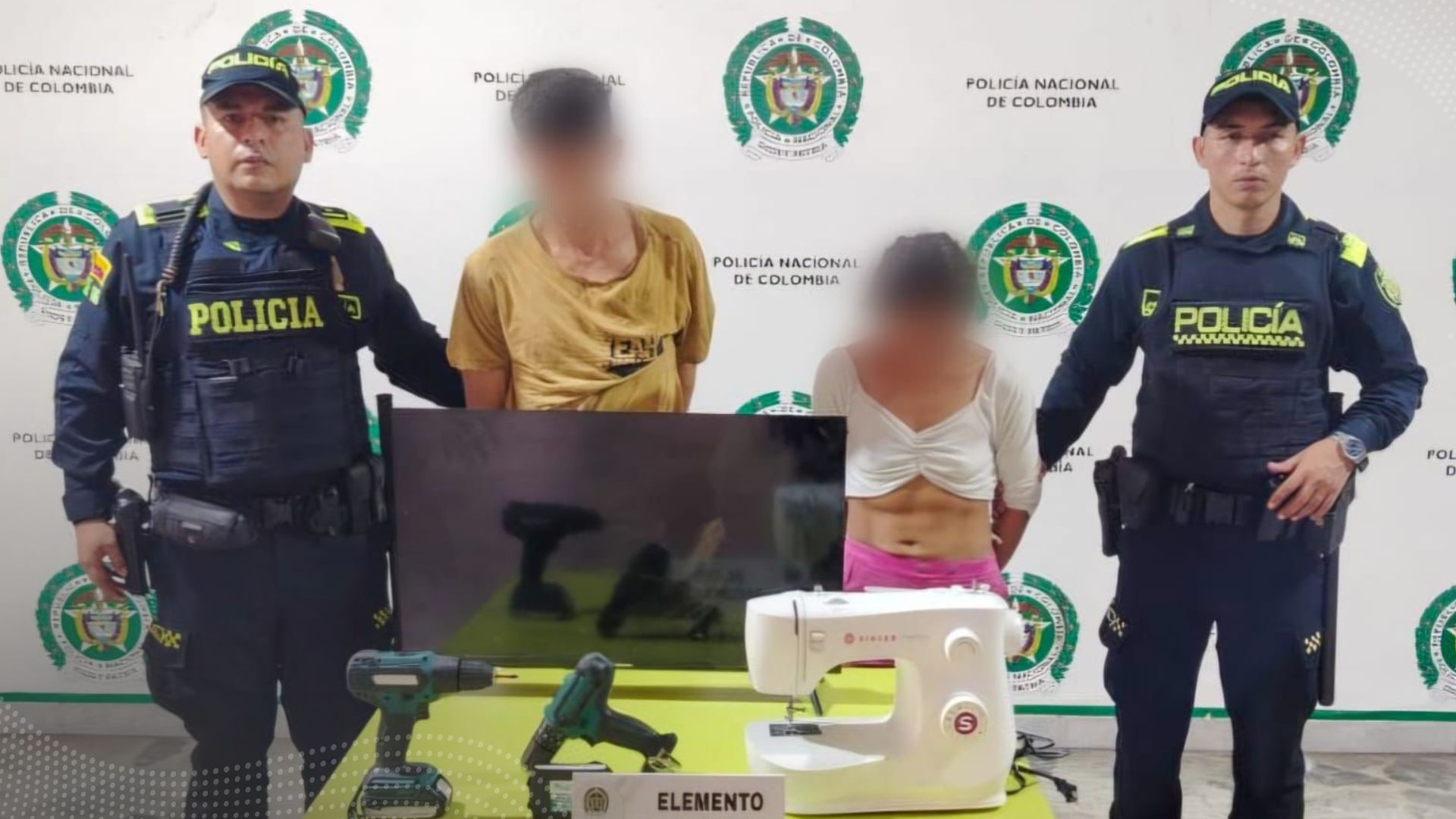 Capturaron a dos personas con objetos hurtados en un local comercial