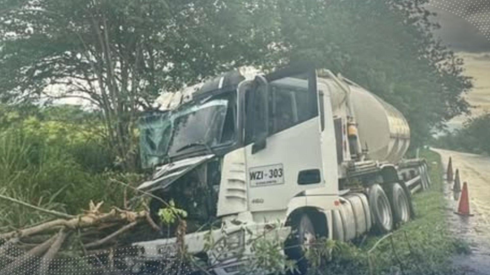 Tractomula se salió de la vía entre Ibagué y Alvarado